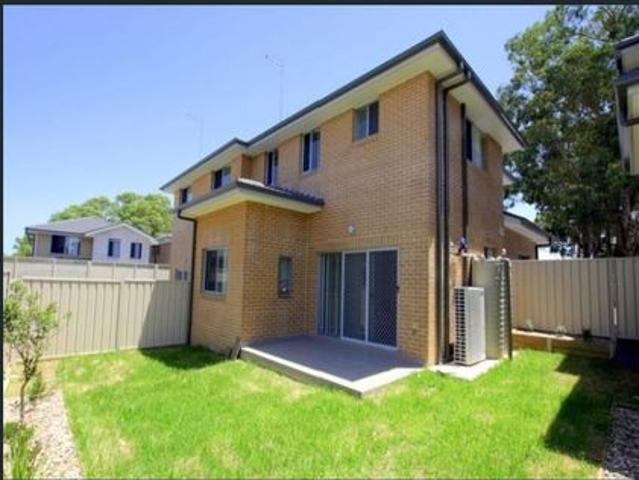 Townhouse for rent in Sydney, New South Wales