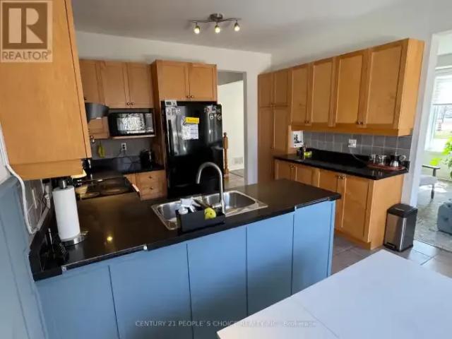 Townhouse for rent in Burlington, Ontario