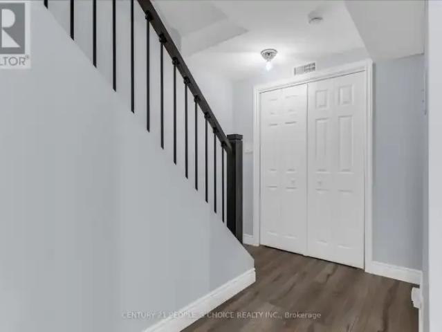 Townhouse for rent in Burlington, Ontario