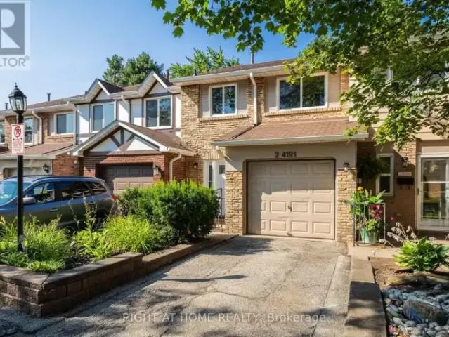 Townhouse for rent in Burlington, Ontario