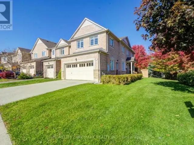 Townhouse for rent in Dalecroft, Burlington