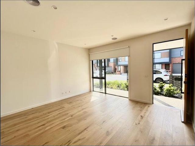 Townhouse for rent in Camerons Creek, Victoria