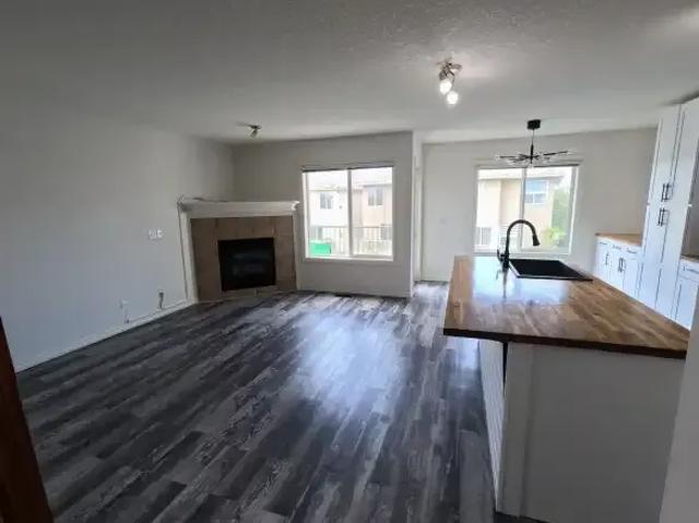 Townhouse for rent in Northwest, Alberta