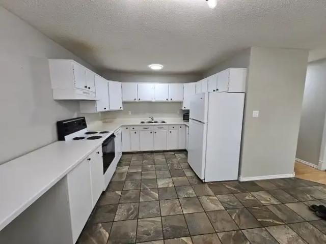Townhouse for rent in Northwest, Alberta