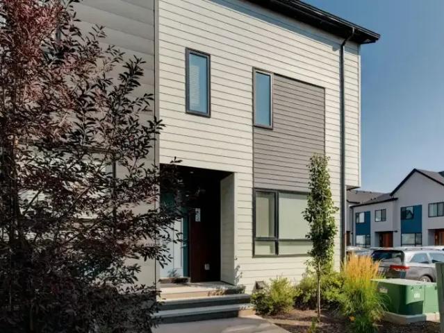 Townhouse for rent in Northwest, Alberta