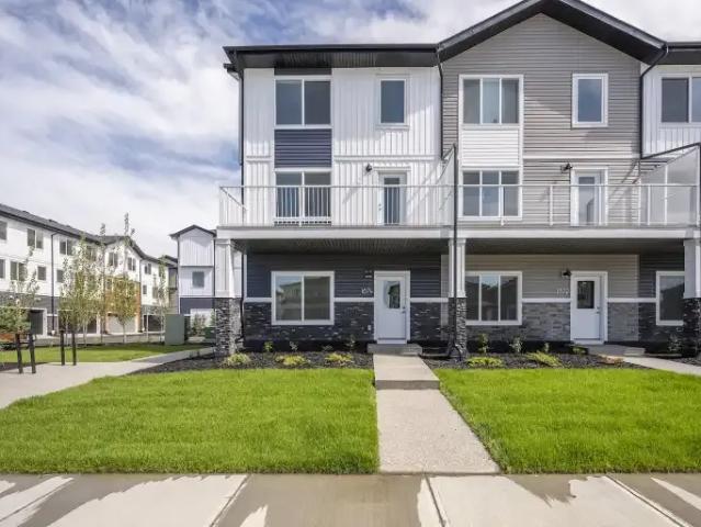 Townhouse for rent in Northwest, Alberta