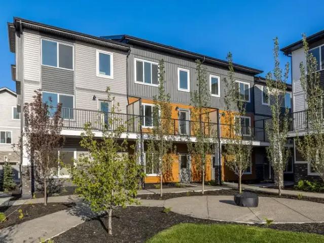 Townhouse for rent in Northwest, Alberta