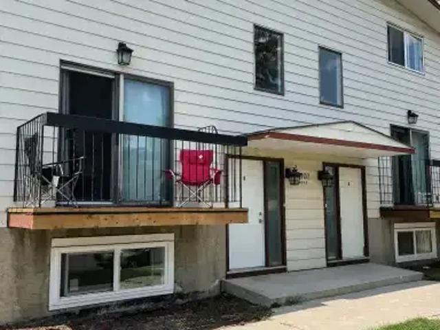 Townhouse for rent in Northwest, Alberta