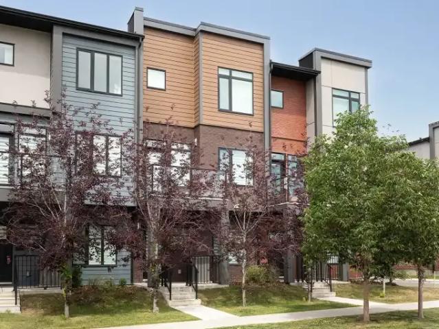 Townhouse for rent in Northwest, Alberta