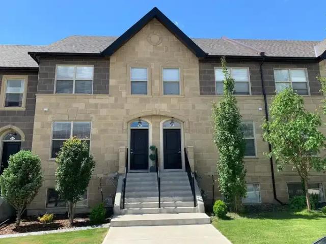 Townhouse for rent in Northwest, Alberta