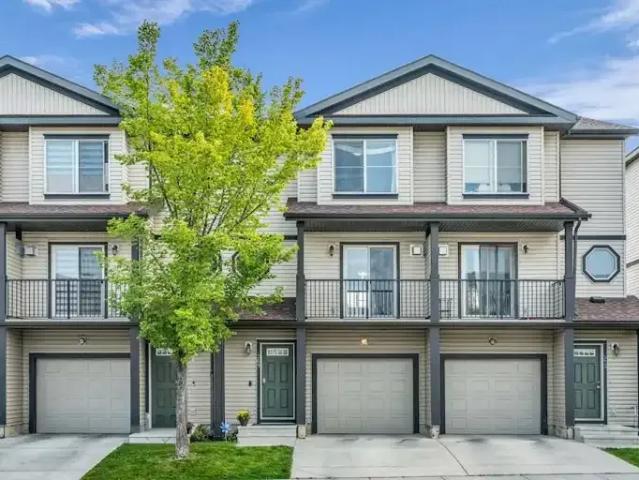 Townhouse for rent in Northwest, Alberta