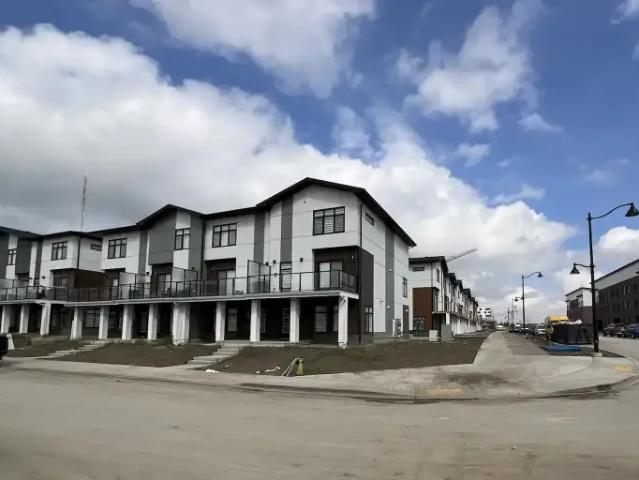 Townhouse for rent in Northwest, Alberta