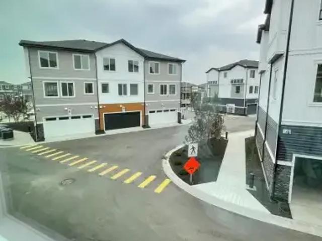 Townhouse for rent in Northwest, Alberta