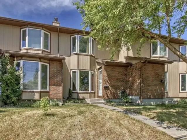 Townhouse for rent in Marlborough Park, Calgary