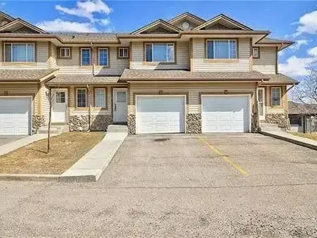 Townhouse for rent in Northwest, Alberta