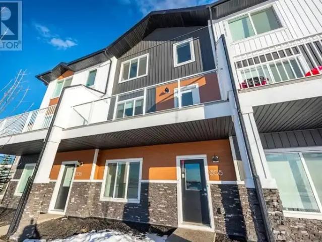 Townhouse for rent in Chestermere, Alberta