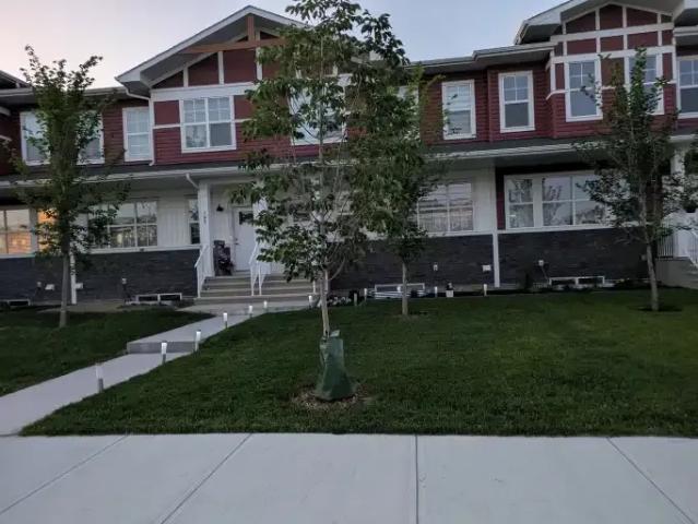 Townhouse for rent in Chestermere, Alberta