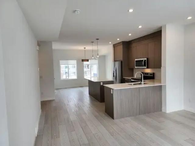 Townhouse for rent in Chestermere, Alberta