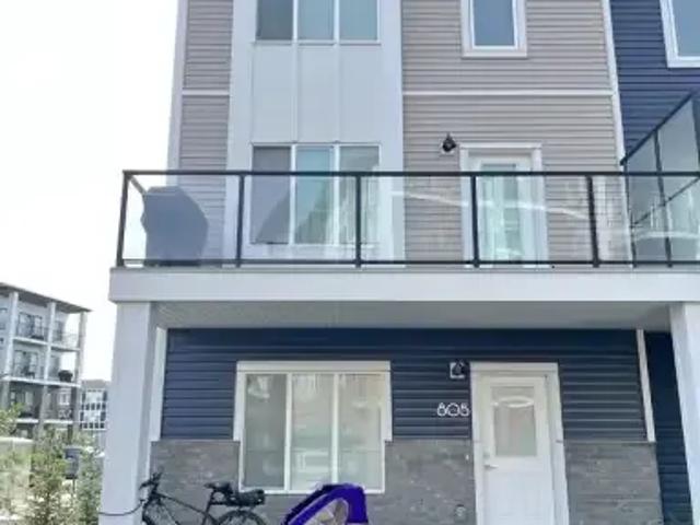 Townhouse for rent in Chestermere, Alberta