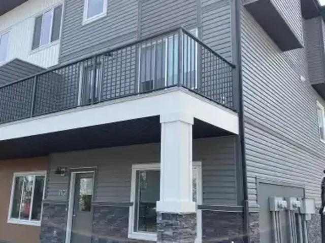 Townhouse for rent in Chelsea, Chestermere