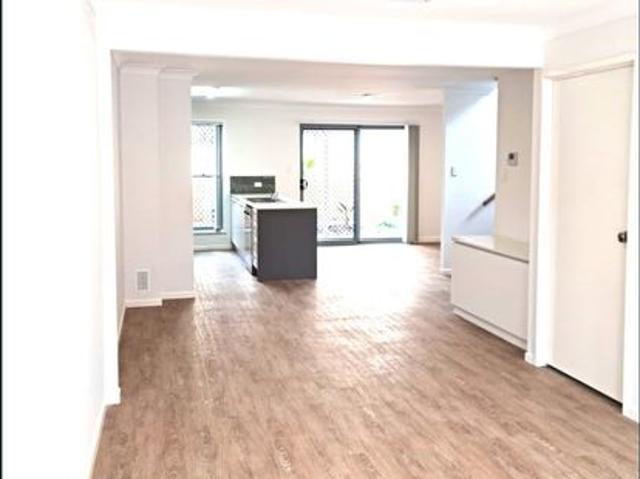 Townhouse for rent in Toombul, Queensland