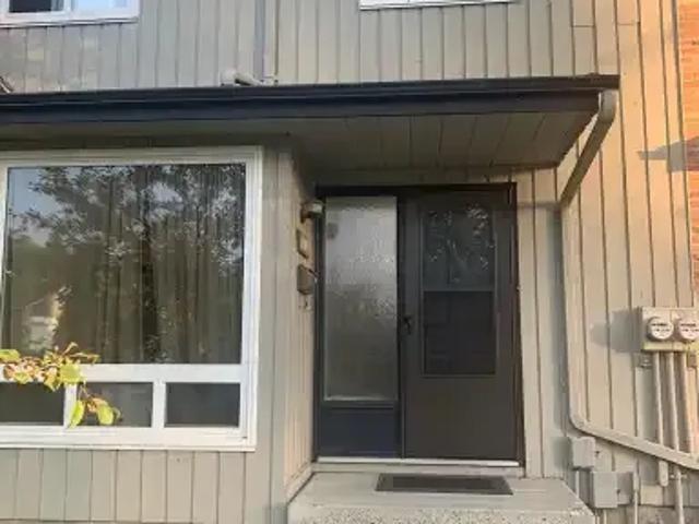 Townhouse for rent in Wedgewood, Alberta