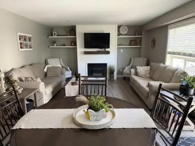 Townhouse for rent in Wedgewood, Alberta
