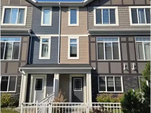 Townhouse for rent in Wedgewood, Alberta