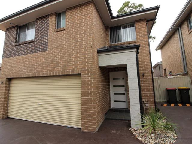 Townhouse for rent in Sydney, New South Wales