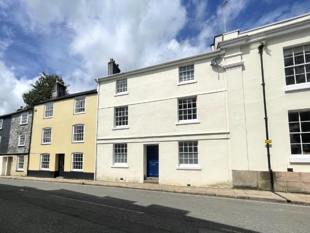 House for sale in Weir Quay, Devon