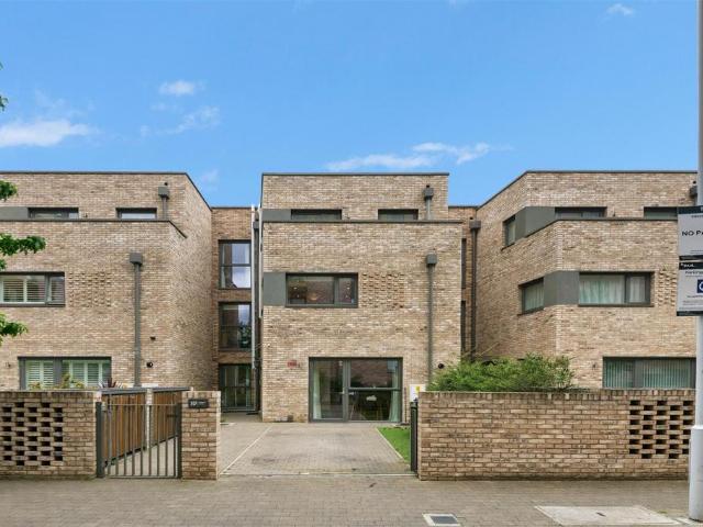 House for sale in London Borough of Hounslow, Greater London