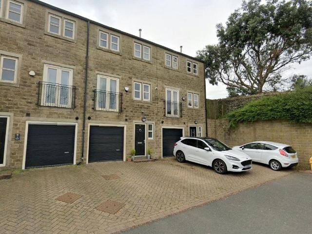 House for sale in Queensbury, West Yorkshire