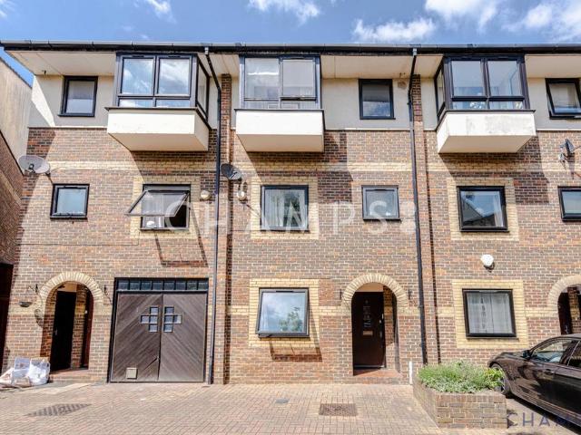 House for sale in Isle Of Dogs, Greater London