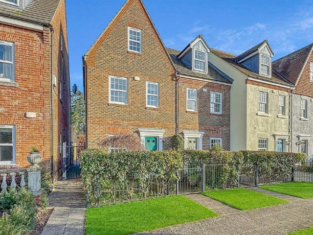 House for sale in Chichester, Littlecote