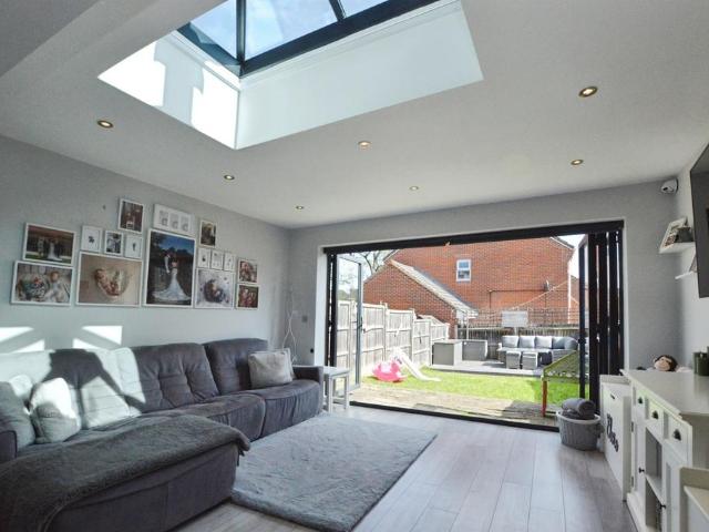 House for sale in Watford Rural, Batchworth