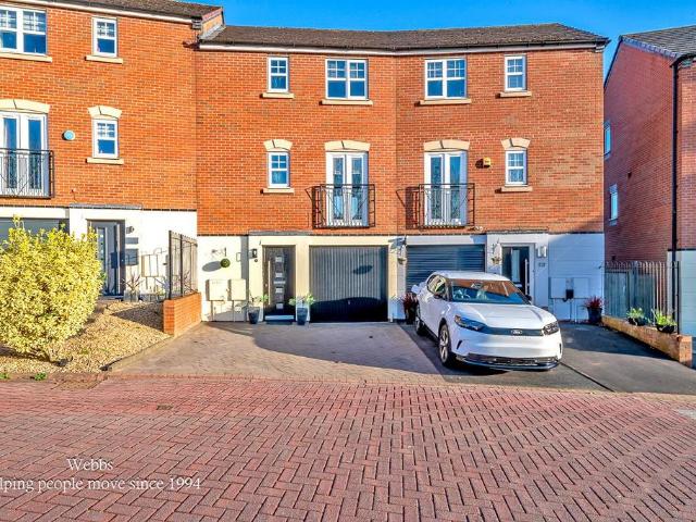 House for sale in Heath Hayes and Wimblebury, Chadsmoor