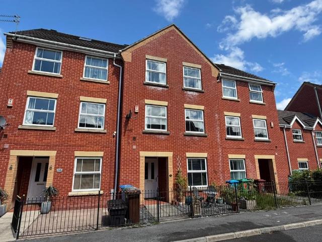 House for sale in Georgia, Greater Manchester