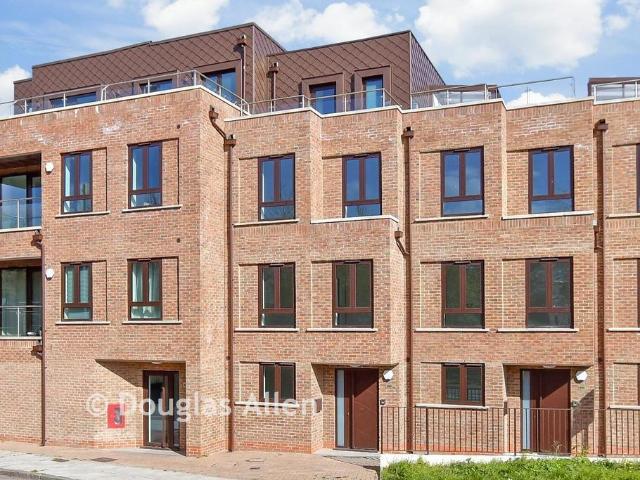 House for sale in Chingford, Greater London