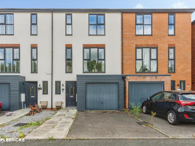 House for sale in Godley, Greenheys