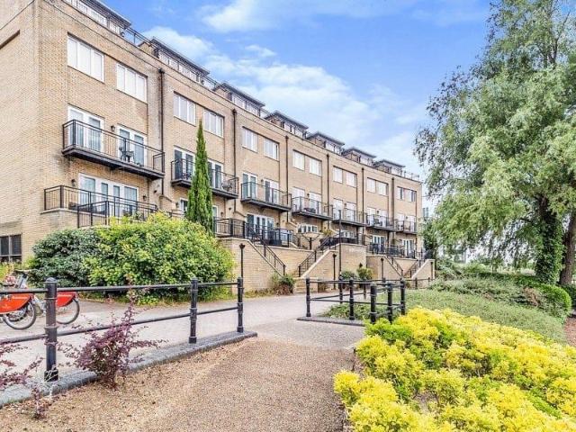 House for sale in Fenny Stratford, Milton Keynes