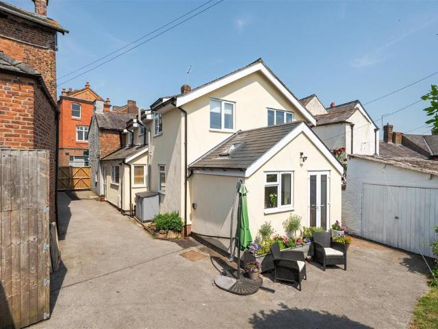 House for sale in Chorlton Lane, Cheshire