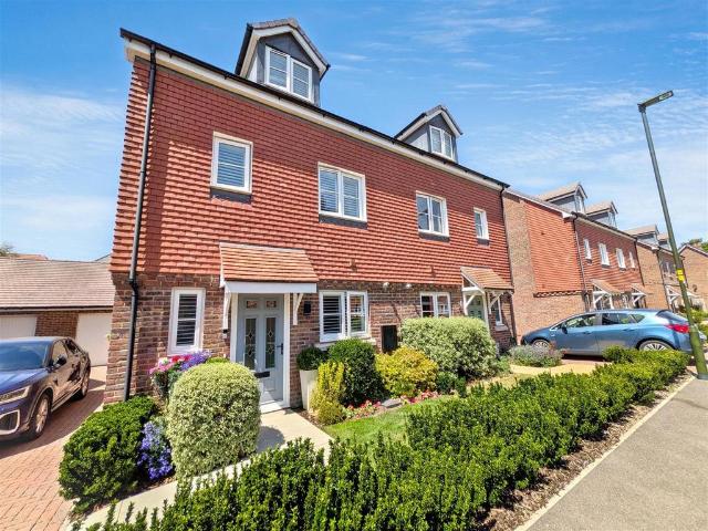 House for sale in Barnham and Eastergate, Clapham