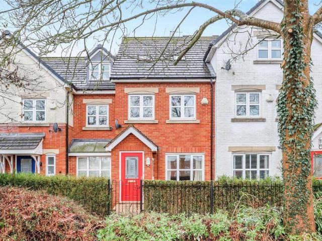 House for sale in Green Close, Warwickshire