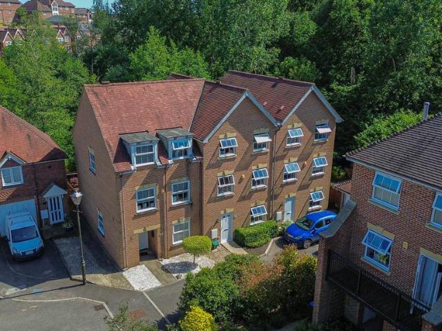 House for sale in Perryfields, West Sussex