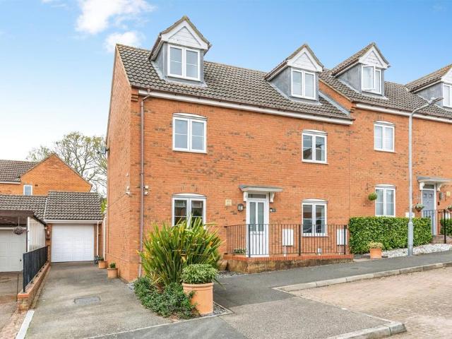 House for sale in Irthlingborough
