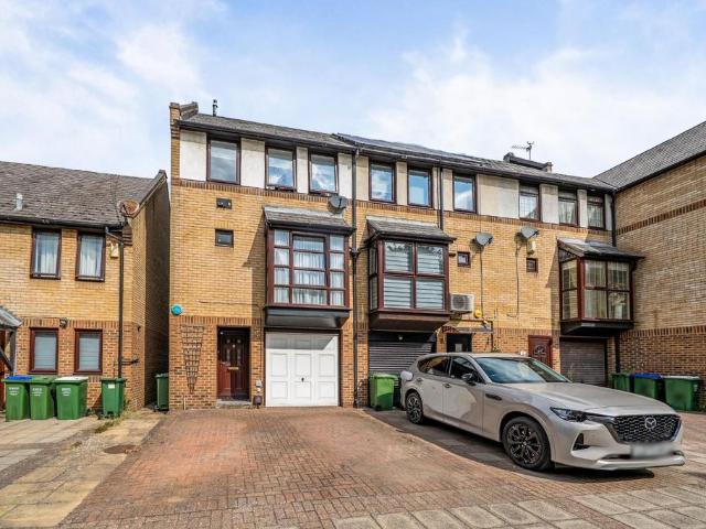 House for sale in Greater London