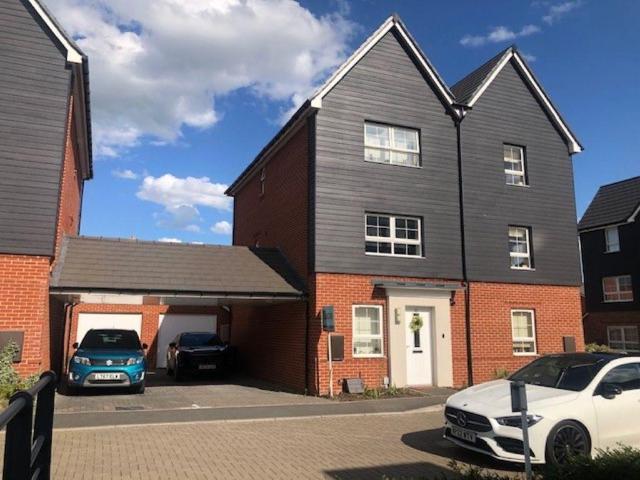 House for sale in Kingsbrook, Buckinghamshire