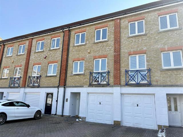 House for sale in Sovereign Harbour, Eastbourne