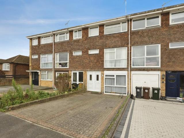 House for sale in Willesborough, Bridgefield