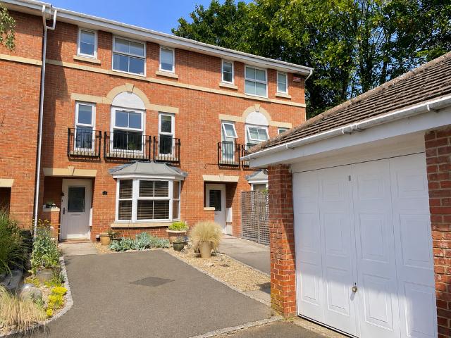 House for sale in Ringlestone, Midway